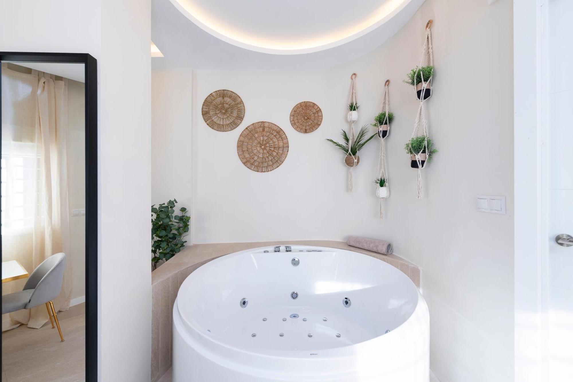 Malaga Boutique V.V Luxury Jacuzzy Appartement Buitenkant foto